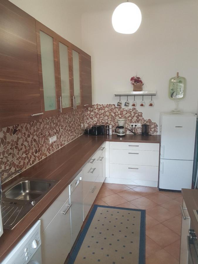 Gerald'S Apartment 12 Wina Bagian luar foto