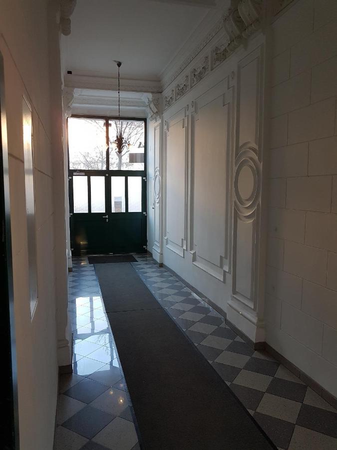Gerald'S Apartment 12 Wina Bagian luar foto