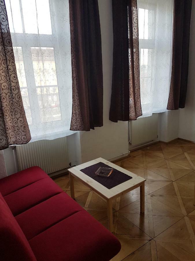 Gerald'S Apartment 12 Wina Bagian luar foto