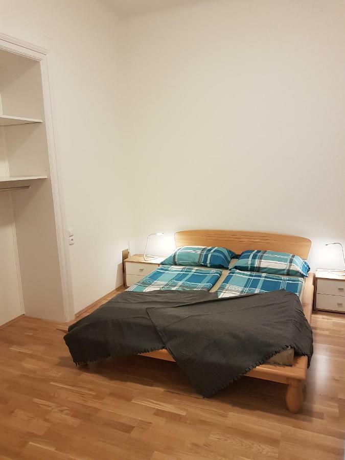 Gerald'S Apartment 12 Wina Bagian luar foto
