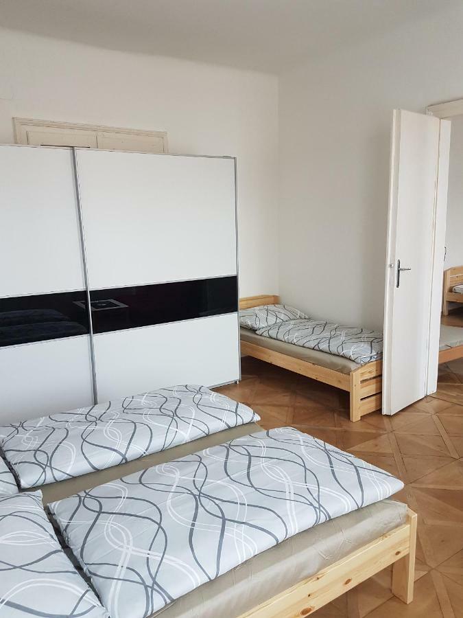 Gerald'S Apartment 12 Wina Bagian luar foto