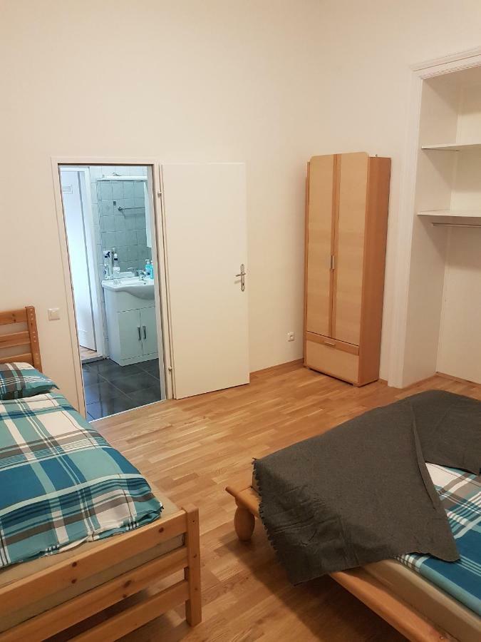 Gerald'S Apartment 12 Wina Bagian luar foto