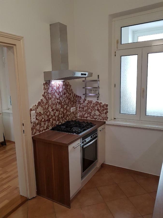 Gerald'S Apartment 12 Wina Bagian luar foto
