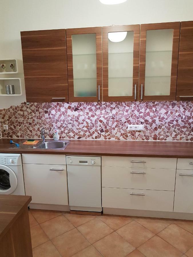 Gerald'S Apartment 12 Wina Bagian luar foto