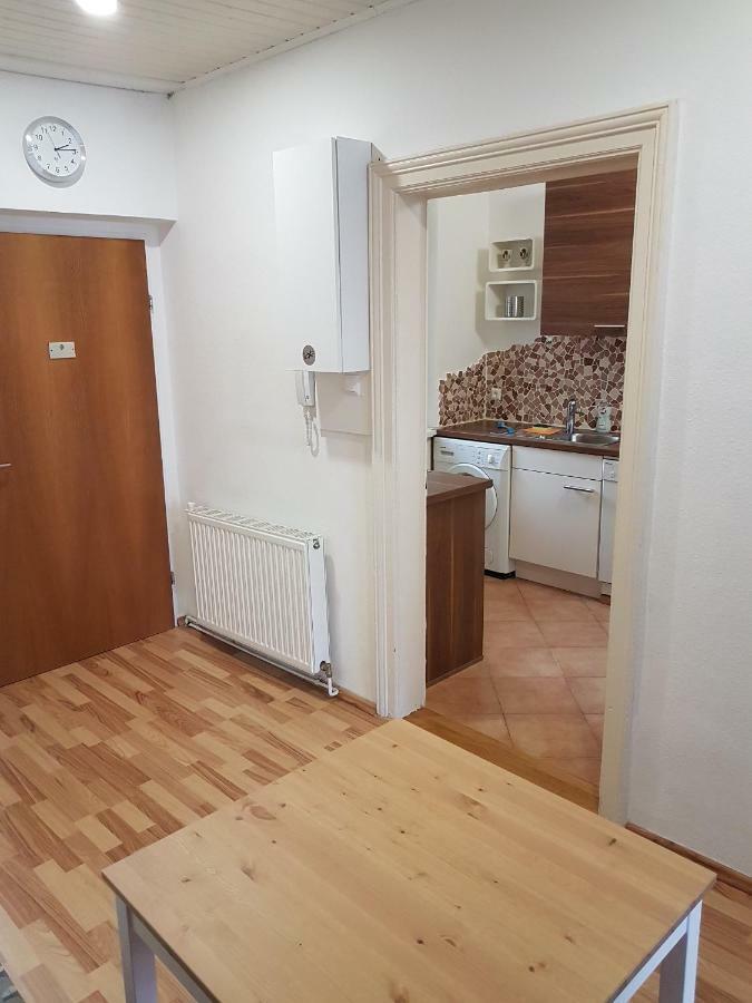 Gerald'S Apartment 12 Wina Bagian luar foto