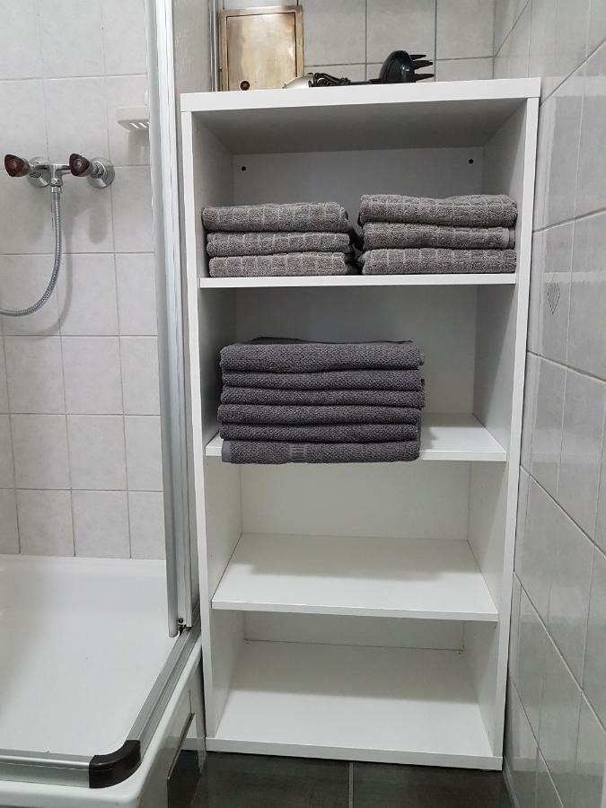 Gerald'S Apartment 12 Wina Bagian luar foto