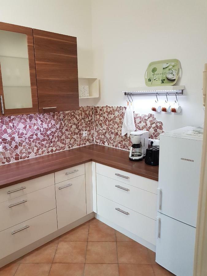 Gerald'S Apartment 12 Wina Bagian luar foto
