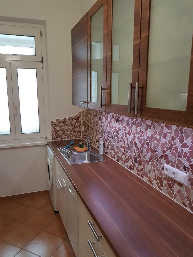 Gerald'S Apartment 12 Wina Bagian luar foto