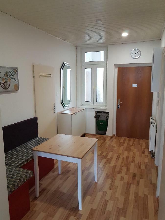 Gerald'S Apartment 12 Wina Bagian luar foto
