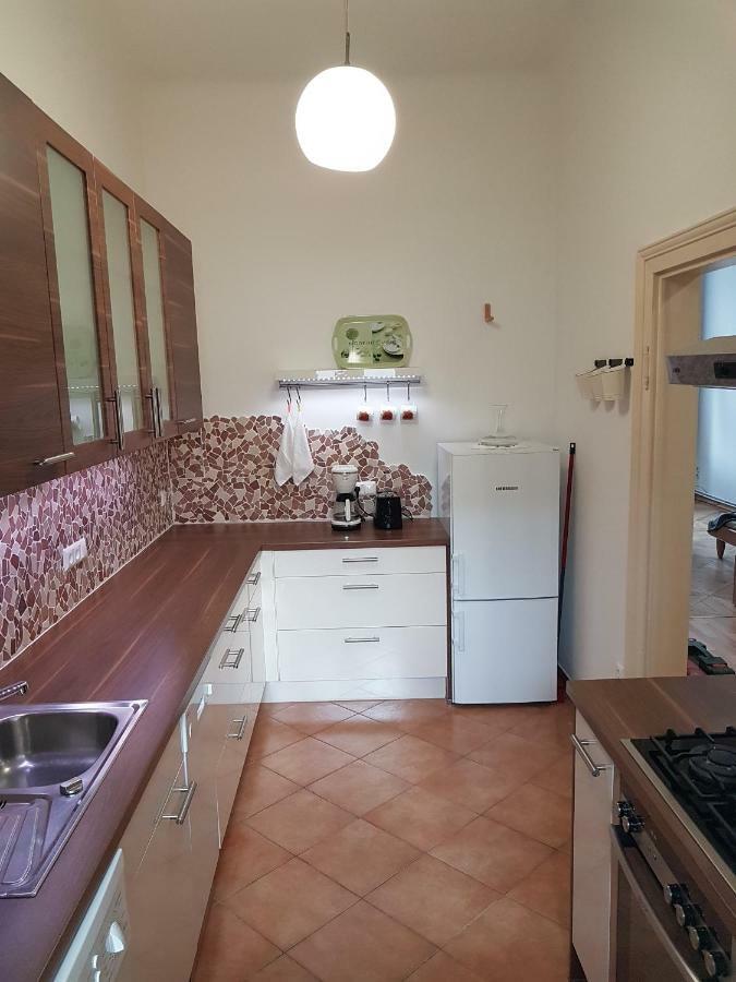 Gerald'S Apartment 12 Wina Bagian luar foto